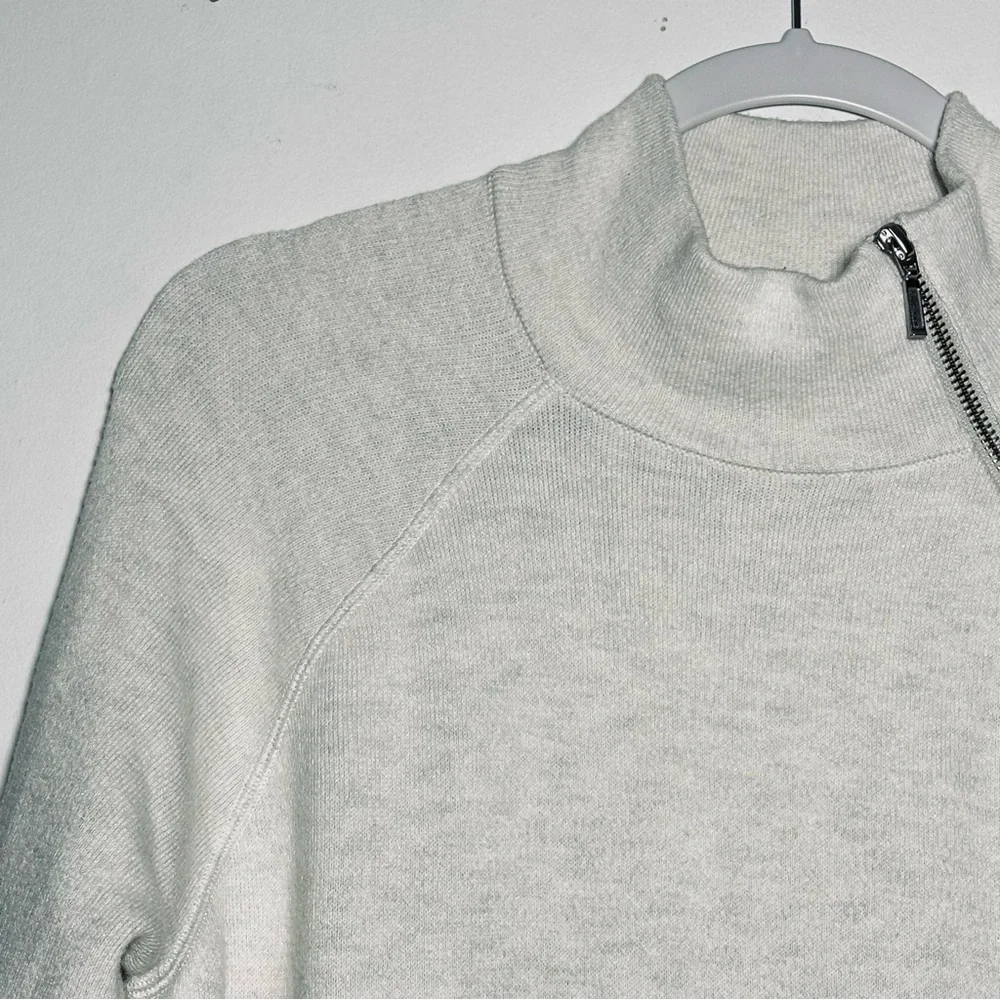 Tahari gray Quarter Zip Pullover Sweater Knit Funnel Neck Pockets Size‎ M